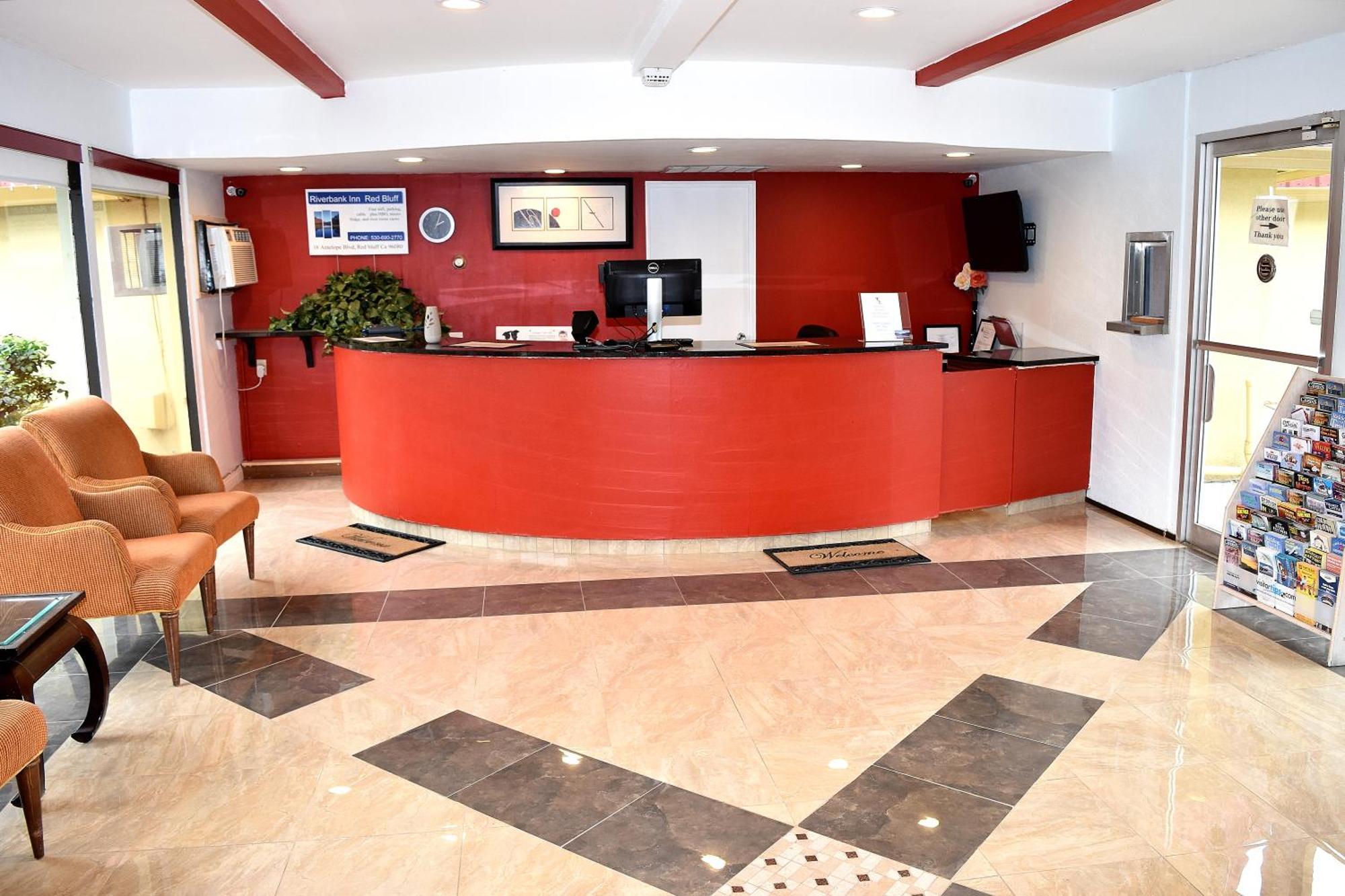 Econo Lodge *